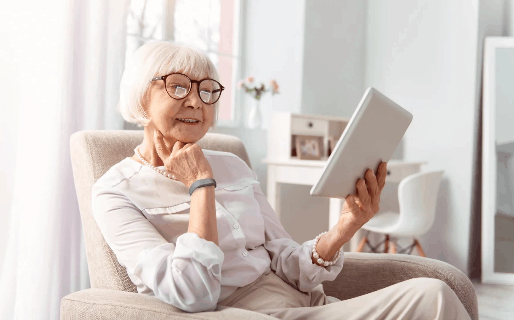 User reviewing weekly wellbeing trends
